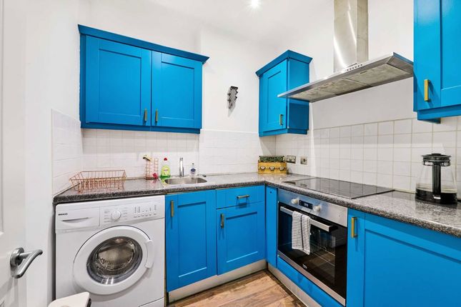 Flat 1, 25, Rodenhurst Road, London photo 2
