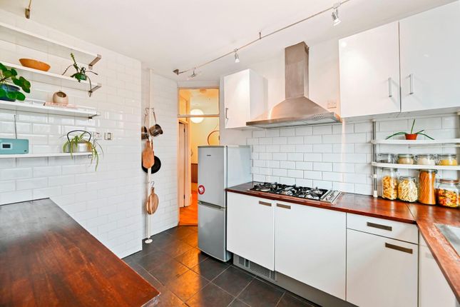 Flat for sale in Sydenham Road, London