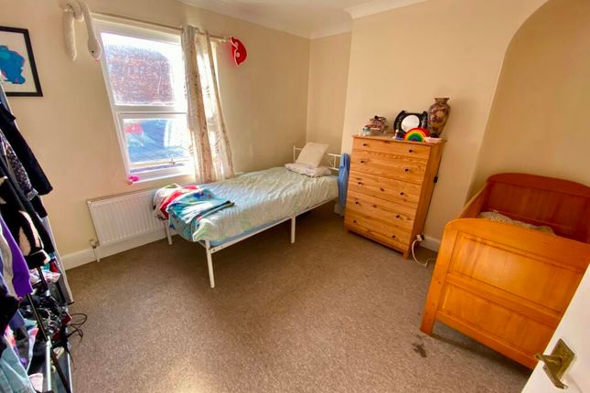 3, Springfield Road, Grantham photo 2