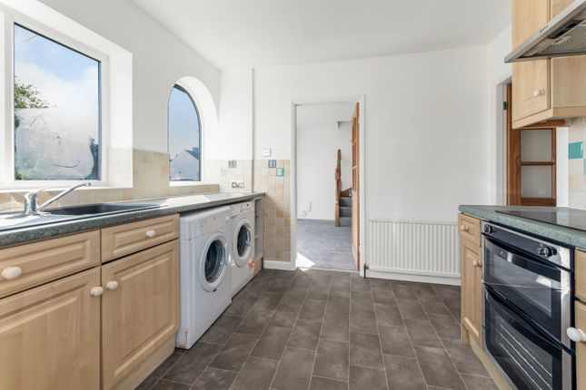 13, Ash Close, York photo 2
