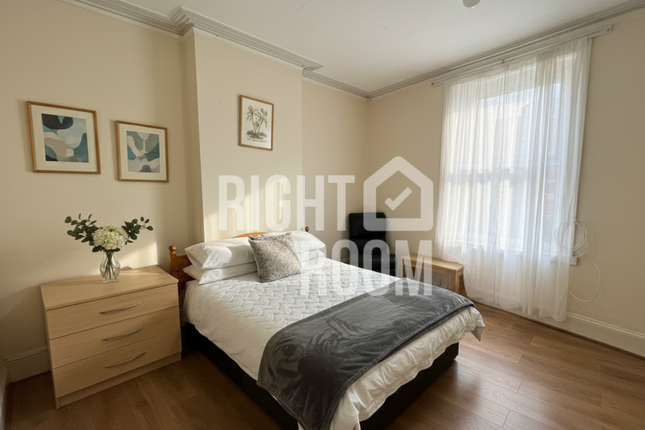 40 Somers Road, Southsea photo 3