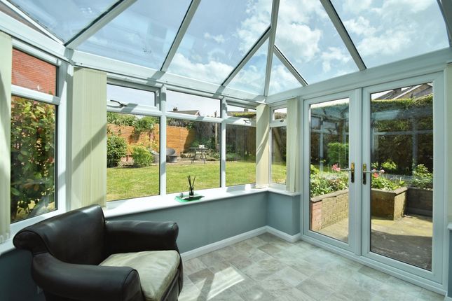 20, Swinburne Close, Harrogate photo 4