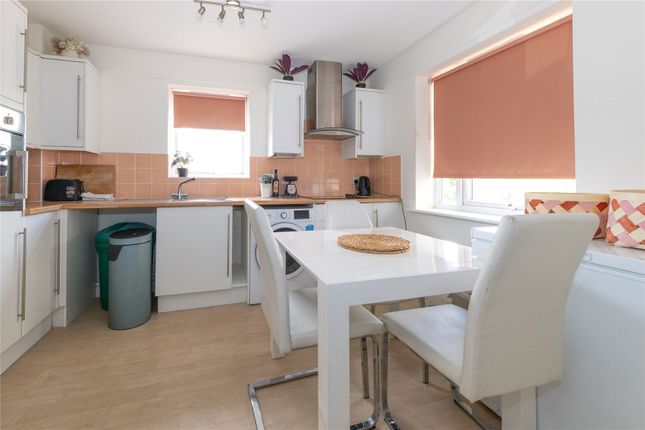 24, The Limes, Buckinghamshire photo 4