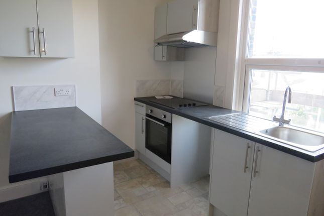 Flat 1, 135, London Road South, Lowestoft photo 2