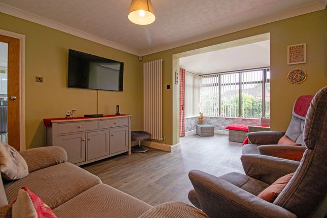 8 Priory Way, Gainsborough photo 4