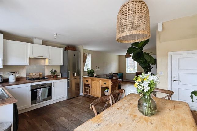26, Gilhespy Way, Westbury photo 4