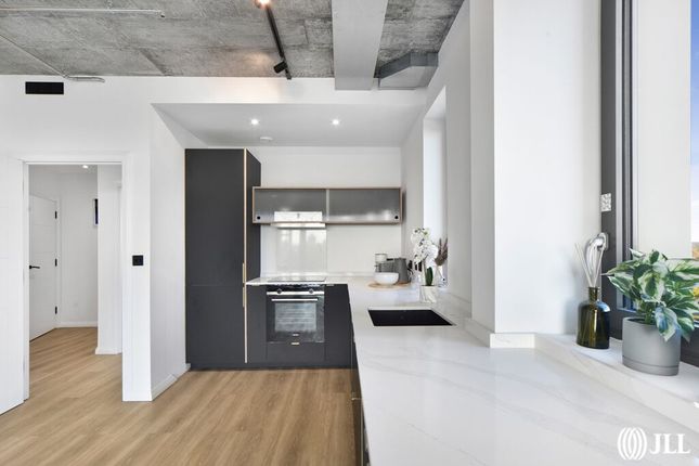 Flat for sale in Maryland Point, London