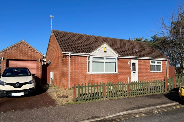 Thumbnail Detached bungalow to rent in Mill Lane, Bradwell, Great Yarmouth