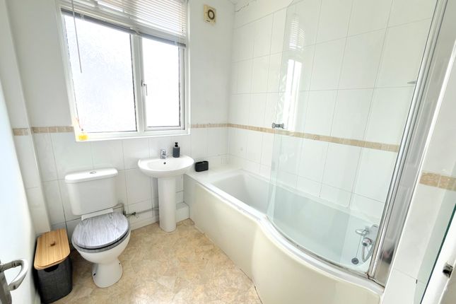 872b, London Road, Leigh-on-Sea photo 4