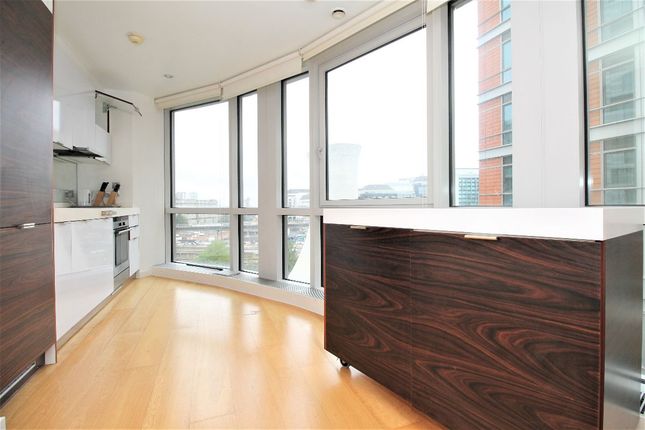 1 bed flat to rent in Ontario Tower, Fairmont Avenue, Canary Wharf E14