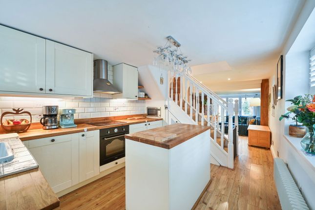 3 Diamond Cottage, Holland Road, Oxted photo 3