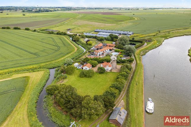 The Windmill, Marsh Farm, Great Yarmouth photo 4