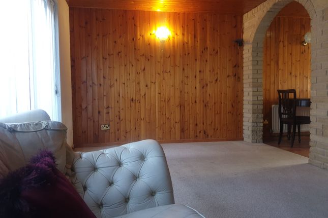 8, Hemsby Close, Coventry photo 2