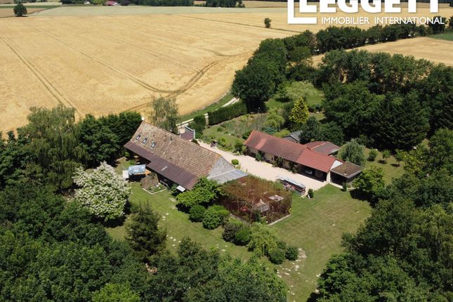 Thumbnail Villa for sale in L'abergement-Sainte-Colombe, Saône-Et-Loire, Bourgogne-Franche-Comté