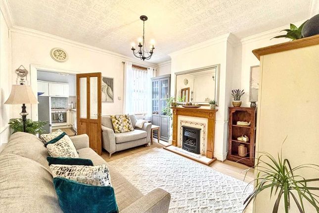 11, St Thomas Avenue, Kirkby In Ashfield photo 2
