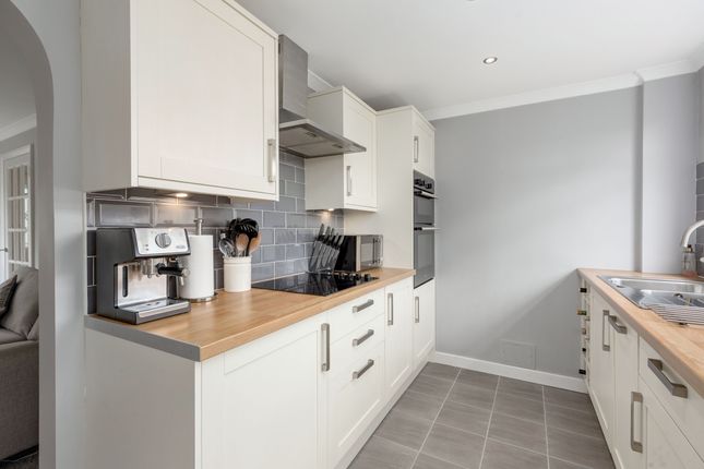 44, Mauricewood Road, Penicuik photo 4