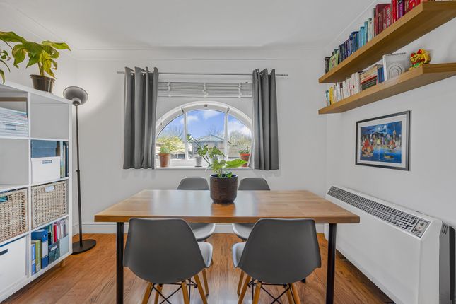 38, Pincott Place, London photo 3