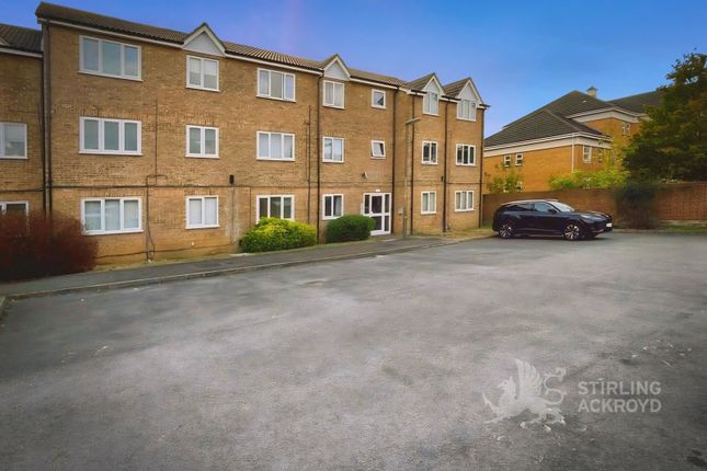 1-bed flat on Seymour Way, Surrey, £1,250/mo