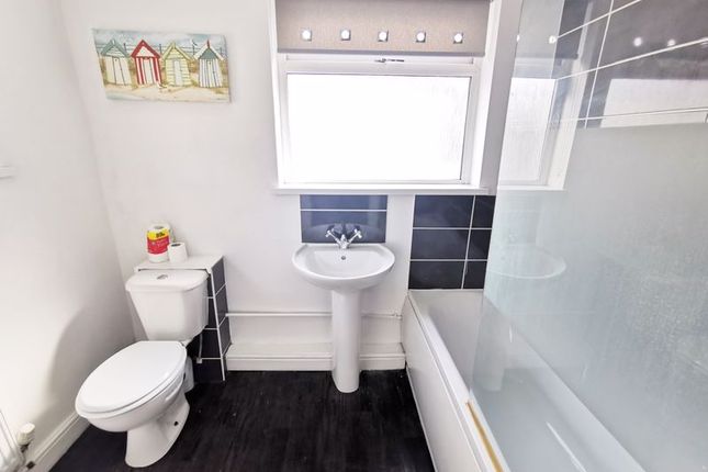 36, Dol-Y-Felin Street, Caerphilly photo 4