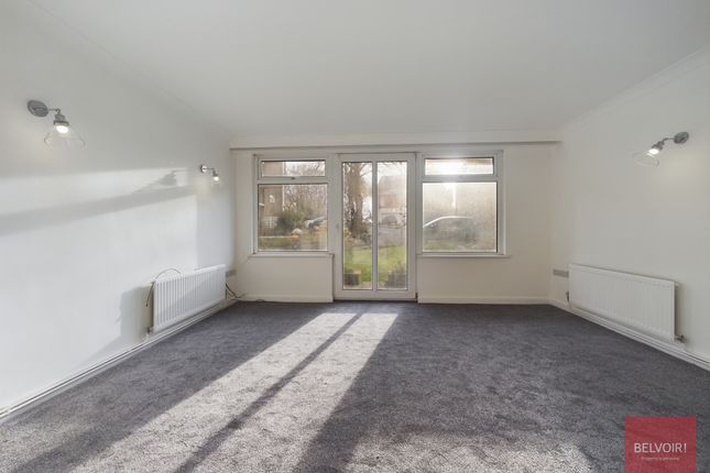 Flat to rent in Brynfield Court, Langland, Swansea