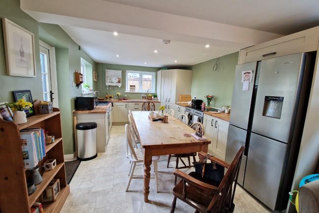 17, Felindre Road, Pencoed photo 2