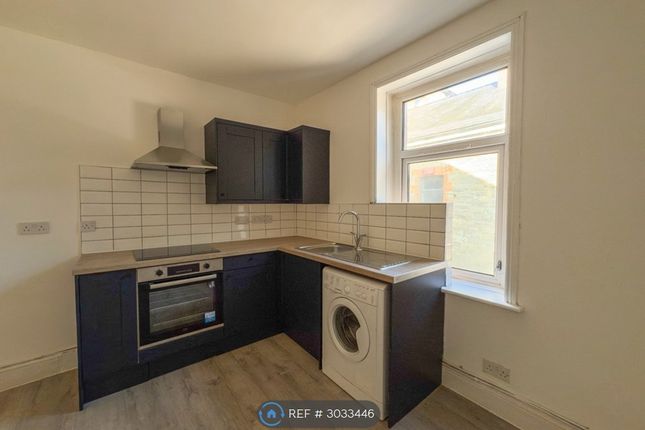 High Street, Flat, Barry photo 2