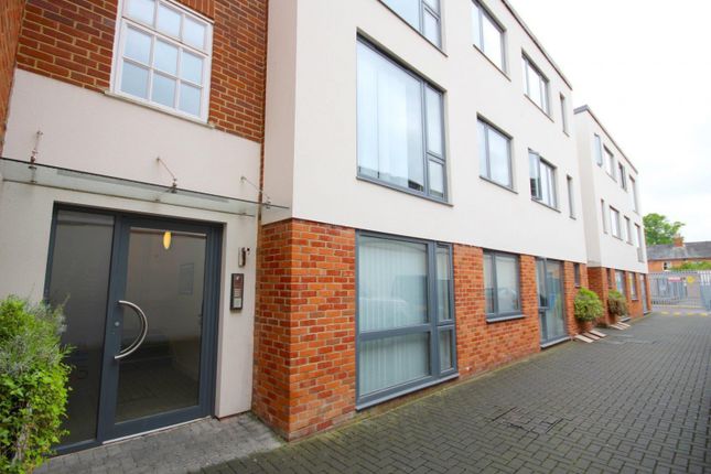 Thumbnail Flat to rent in Britannia Place, Reading Road, Henley-On-Thames