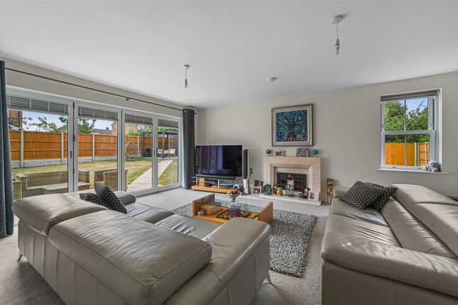 5, Blenheim Walk, Lawford photo 4