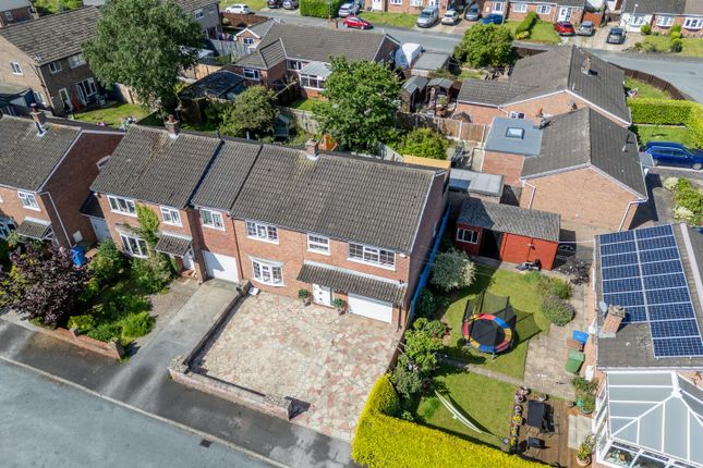 10, Moorfield Drive, York photo 2