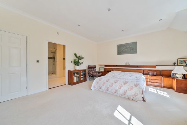16 The Courtyard,, Holwood Estate, Keston photo 4