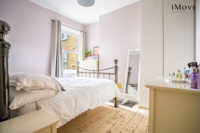 Flat for sale in Queen Mary Road, London