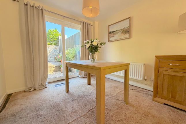 18, Pentland Gardens, Wolverhampton photo 4