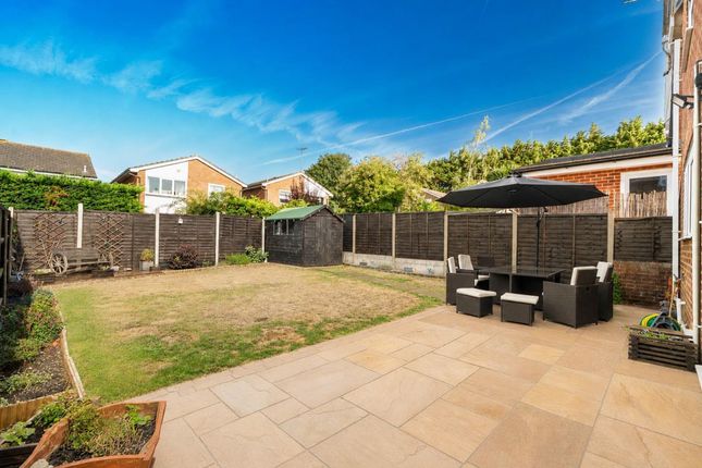 4, Colne Close, Worthing photo 2