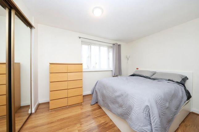 31, Frankswood Avenue, West Drayton photo 3