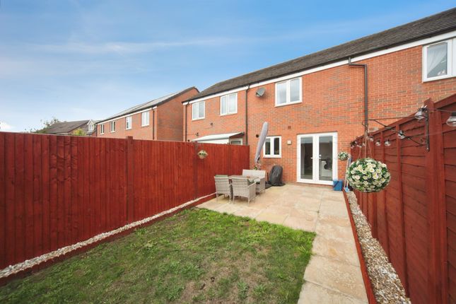 Guardian Way, Luton photo 4