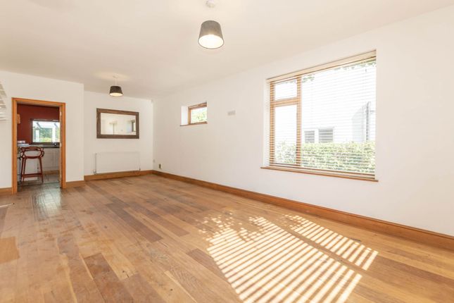 3, Oakfields Road, Norwich photo 2