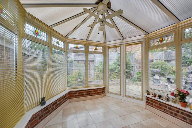 4, Wollaton Paddocks, Nottingham photo 3