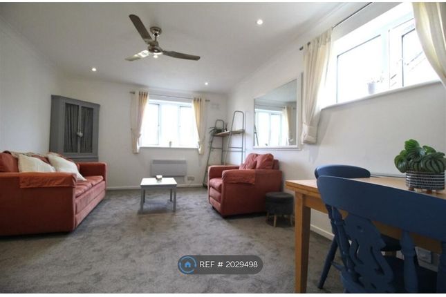 Thumbnail Flat to rent in Godwin Close, Epsom