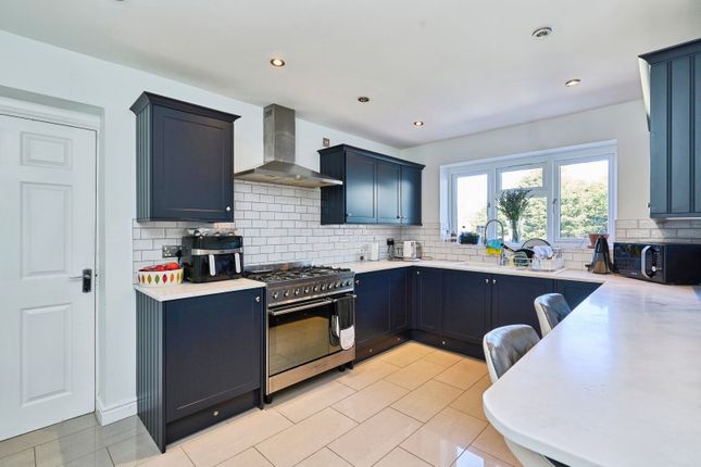 24, Coton Road, West Midlands photo 3