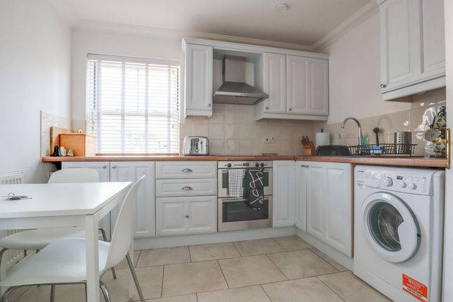 24 Winfarthing Court Ship Lane, Ely photo 2