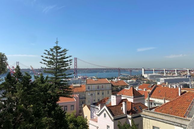 Thumbnail Block of flats for sale in Lisbon, Portugal