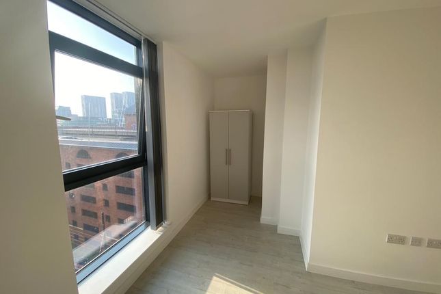 Flat for sale in Furness Quay, Salford