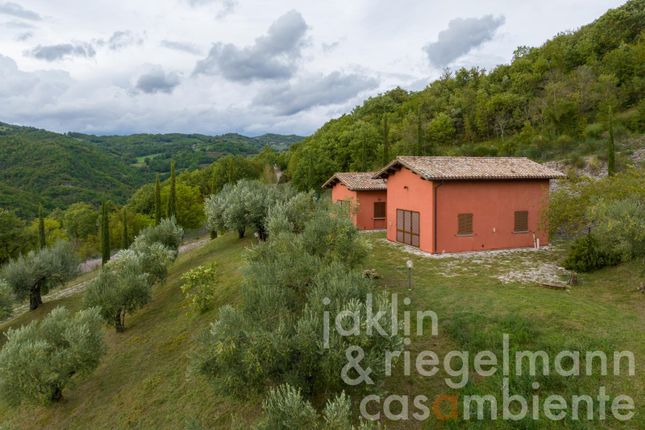Country house for sale in Italy, Umbria, Perugia, Gubbio