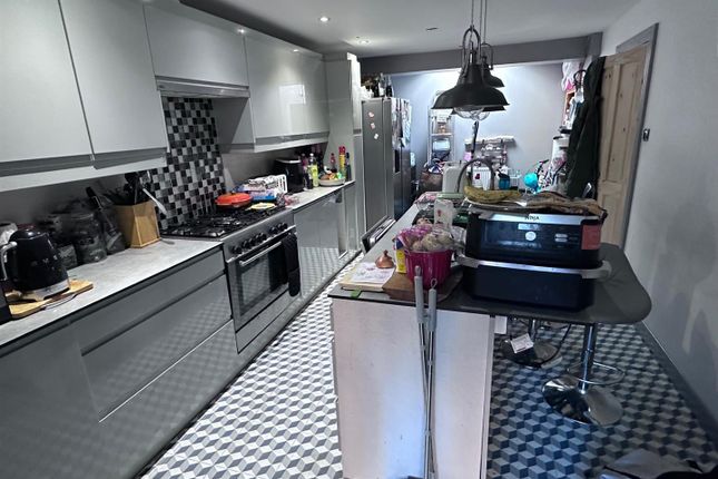1, Hodcombe Close, Eastbourne photo 4