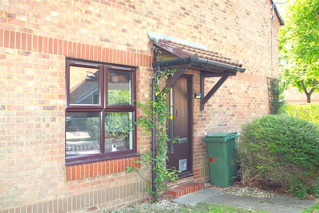 40, Fisher Close, Hersham photo 4