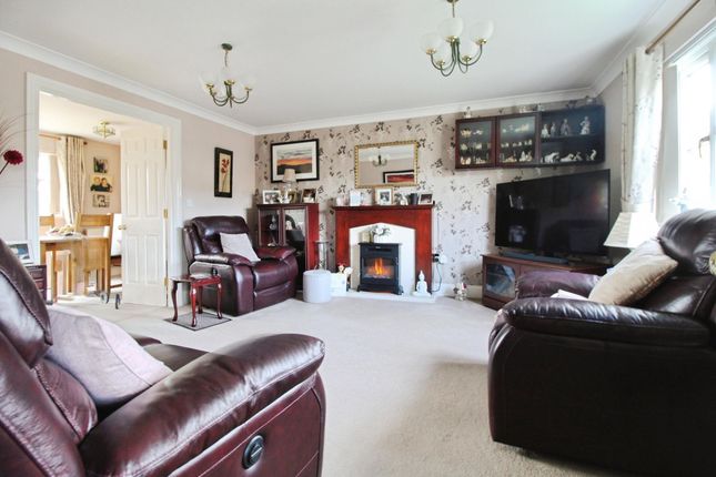 20 Abingdon Court Farm, Swindon photo 3