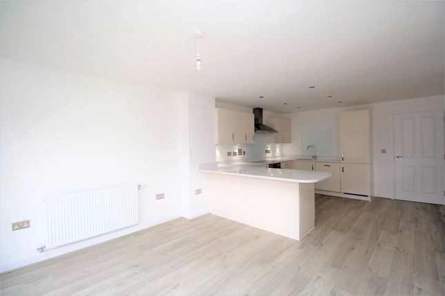 36, Cobbett Square, Bordon photo 3