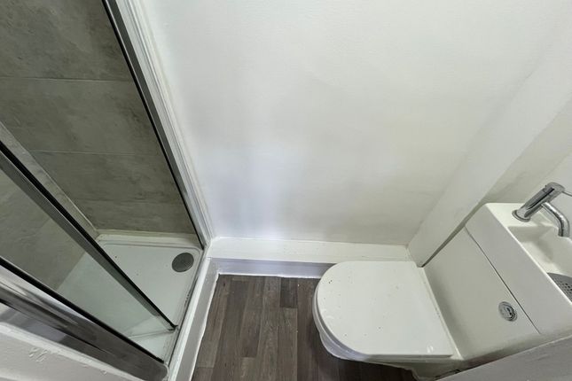 Room 1 55 Douglas Road, Maidstone photo 4