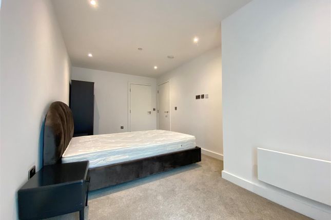Flat to rent in Elizabeth Tower, Chester Road, Manchester