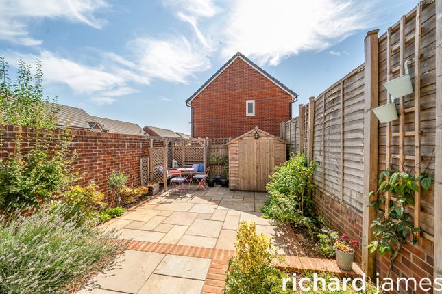 23, Dennis Street, Swindon photo 4